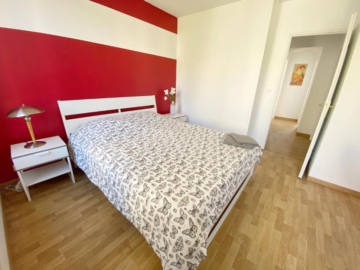 22 Chic & Cosy Grand Appart 92M2 Parking Gratuit Hypercentre Netflix Saint-Etienne  Exterior photo