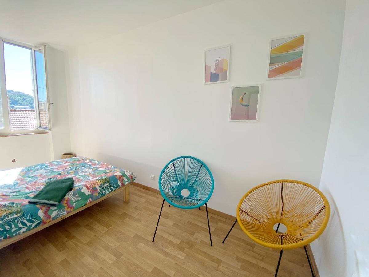 22 Chic & Cosy Grand Appart 92M2 Parking Gratuit Hypercentre Netflix Saint-Etienne  Exterior photo